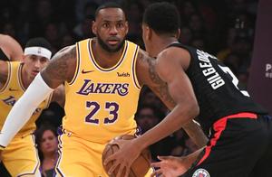 NBA晚报：欧文批媒体离谱，竟质疑自己、老詹和KD；贝弗利因被裁记恨老詹，今成功复仇