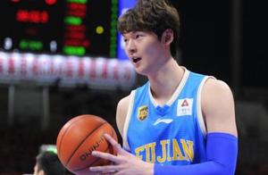 新晋MVP王哲林训练加紧，今夏有望加盟NBA，恐蹈周琦覆辙