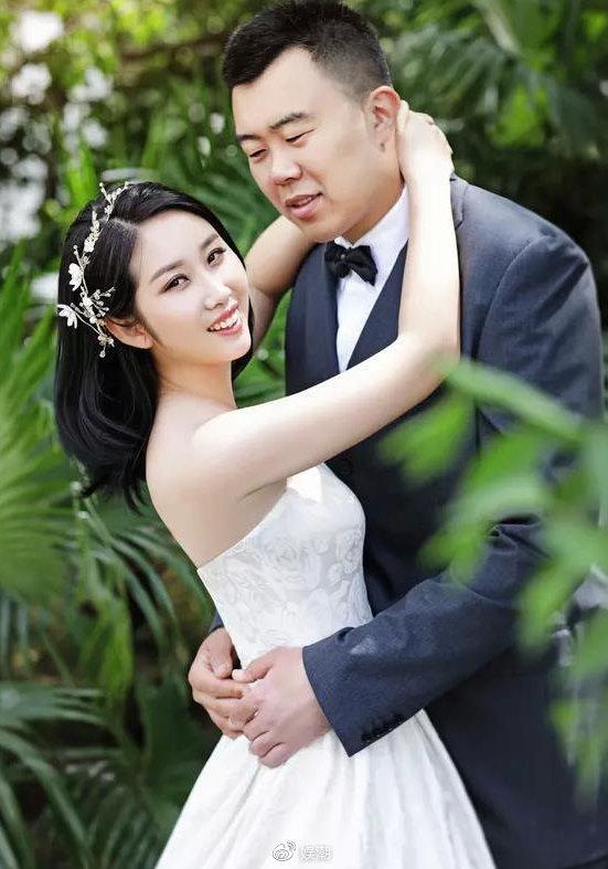 韩德君老婆的身高图片