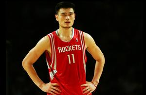 NBA巨星生涯首秀：姚明科比皆0分，邓肯鲨鱼两双，答案30分